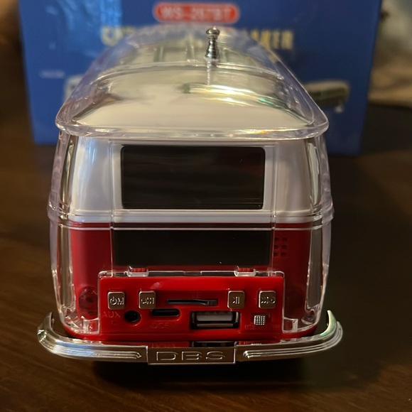 NIB Wireless Bluetooth Car Speaker with lights! - Picture 5 of 11